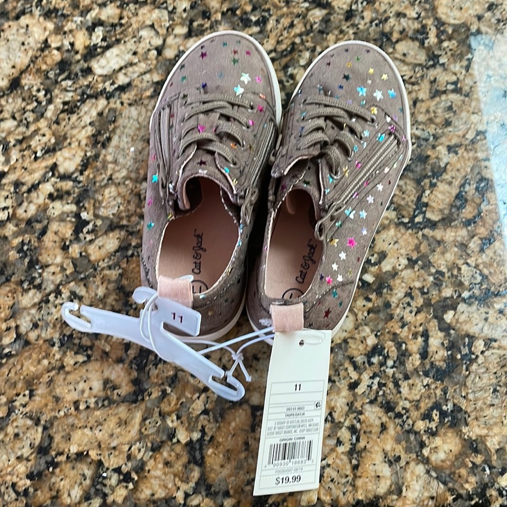 Cat And Jack kids shoes size 11t.